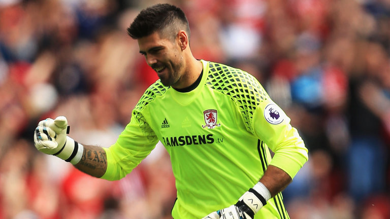 Ảnh bài viết Bị đày ải ở MU, Valdes vẫn coi Van Gaal như cha