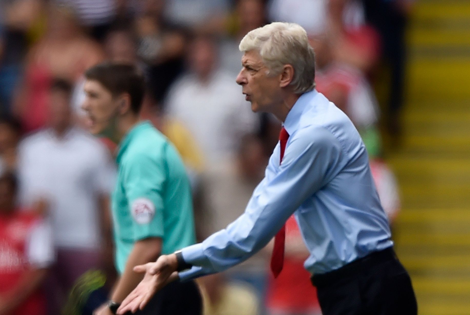 Rõ ràng HLV Arsene Wenger vẫn còn rất nhiều việc phải làm để đưa Arsenal trở lại cuộc đua ngôi vương Ngoại hạng mùa này. Ảnh: Internet.