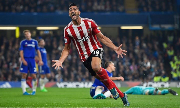 9. Tiền đạo hiện đã chuyển sang thi đấu ở giải Ngoại hạng Trung Quốc cho Shandong Luneng Graziano Pelle có 23 lần phạm lỗi. Ảnh: Internet.