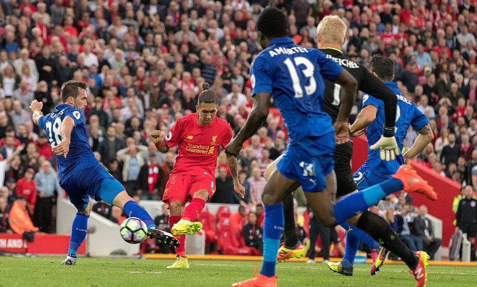Firmino dễ dàng ấn định tỷ số đậm đà 4-1 trước nhà đương kim vô địch Leicester City. Ảnh: Internet.