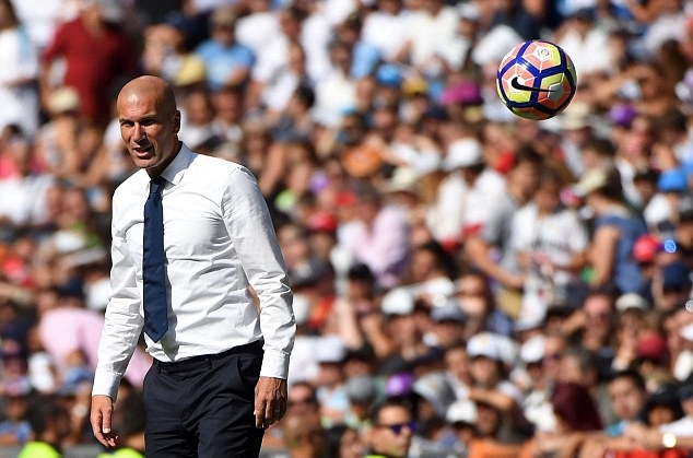 Dù sau đó để bị gỡ lại hai bàn nhưng 5-2 là một tỷ số đủ đậm để đội bóng hoàng gia chạm cột mốc 15 chiến thắng liên tiếp ở La Liga. Ảnh: Internet.