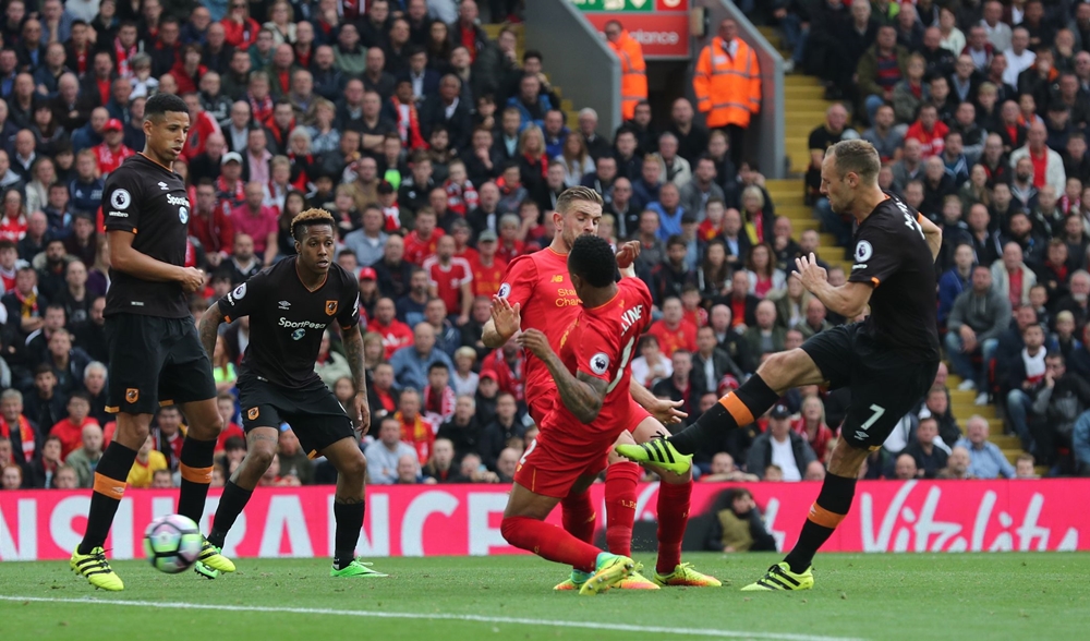Phút 51, đội khách Hull City có bàn rút ngắn cách biệt do công của David Meyler. Ảnh: Internet.
