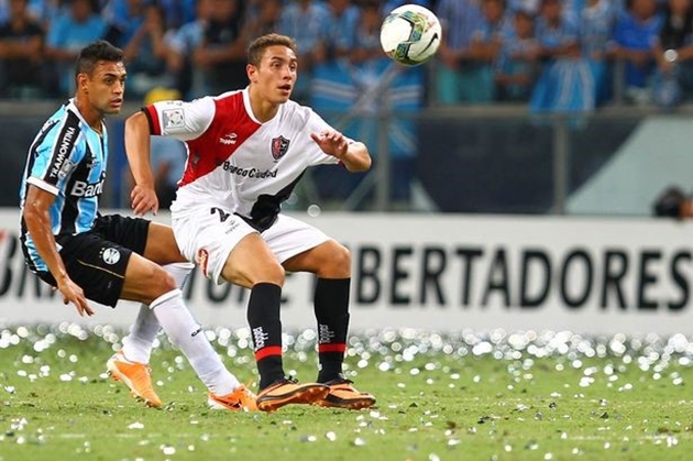 7. Ezequiel Ponce (Argentina- Roma): Với biệt danh "Cỗ xe tăng", Ezequiel Ponce là một cỗ máy ghi bàn với tốc độ, khả năng dứt điểm và không chiến tiệm cận hoàn hảo. Hiện sao mai 19 tuổi đang thi đấu tại La Liga trong màu áo Granada và ghi 1 bàn sau 5 trận. Ảnh: Internet.