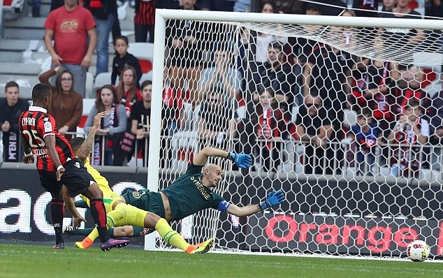 Ngay phút thứ 9, OGC Nice đã cụ thể hóa sự lấn lướt bằng bàn mở tỷ số của Wylan Cyprien. Ảnh: Internet.