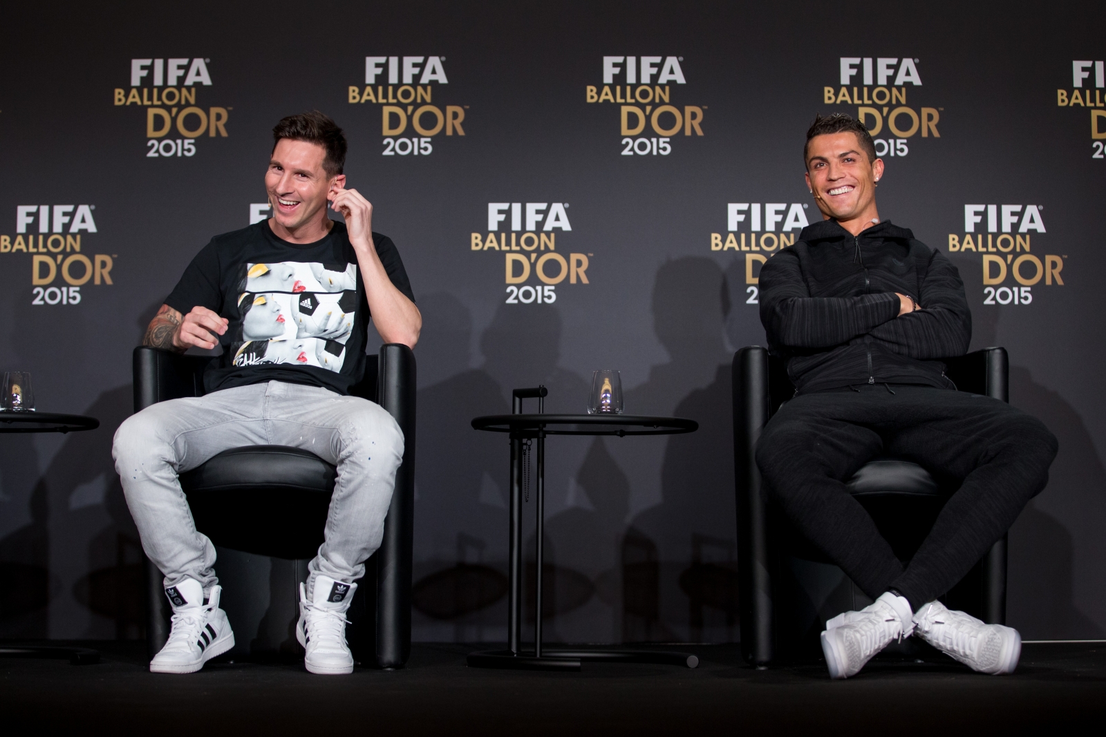Bóng đá thế giới chứng kiến sự thống trị của Lionel Messi và Cristiano Ronaldo suốt thập kỷ qua. Ảnh: Internet.
