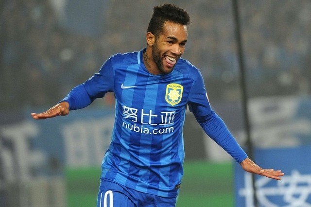 Alex Teixeira tỏa sáng ở Jiangsu Suning. Ảnh: Internet.