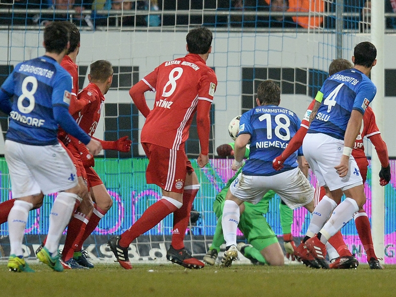 Bất chấp những nỗ lực của đội chủ sân Merck-Stadion am Böllenfalltor ở khoảng thời gian còn lại. Ảnh: Bild.