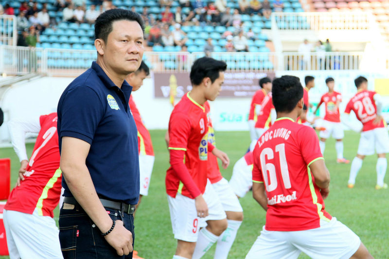 Ảnh bài viết HAGL đội sổ V-League 2017: Bầu Đức tin nhầm người