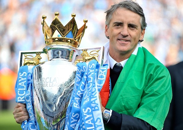 Roberto Mancini vô địch Premier League cùng Man City. Ảnh: Daily Mail.