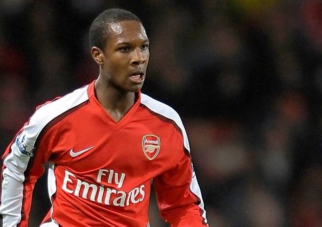 Hậu vệ Gavin Hoyte (Arsenal): Một trong những sao mai triển vọng bậc nhất trong đội hình "Pháo thủ" năm 2009, bên cạnh Jack Wilshere, Carlos Vela hay Kieran Gibbs đã hoàn toàn biến mất trong trí nhớ người hâm mộ. Nếu muốn tìm lại Gavin Hoyte, CĐV có thể theo dõi Nation League, tương đương giải hạng 5 Anh để biết cựu cầu thủ Arsenal giờ ra sao.