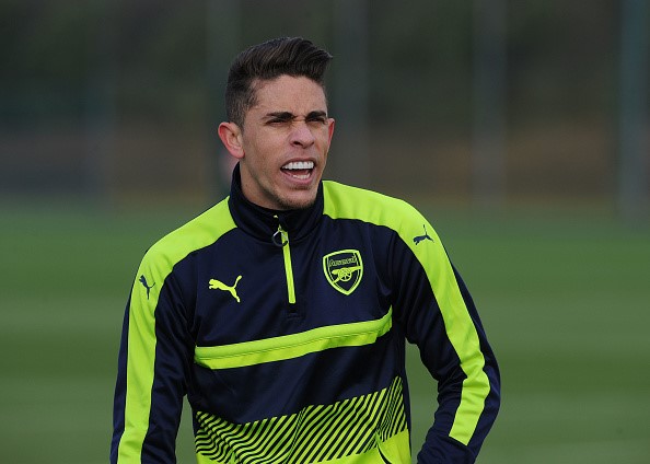 3. Gabriel Paulista: Gabriel chỉ là sự lựa chọn thứ 3 sau Mustafi và Koscielny ở mùa giải năm nay. Cầu thủ người Brazil thường xuyên mắc lỗi khi được tung vào sân và đang trên đường chia tay Arsenal sau hơn 2 mùa giải.