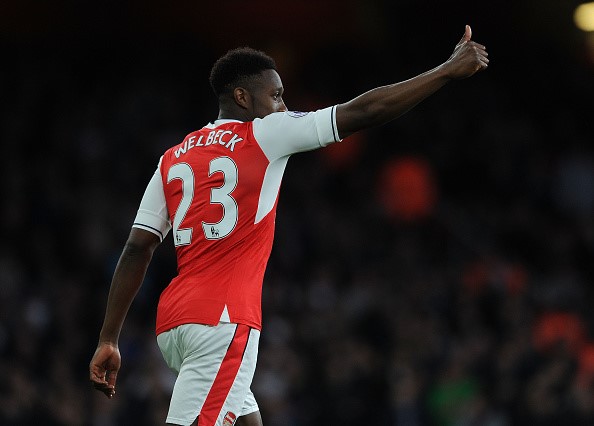 4. Danny Welbeck: Một cầu thủ đa năng nhưng lại mang trong mình "quả bom nổ chậm" là chấn thương sụn đầu gối. Welbeck nên học theo Wilshere, tạm xa Arsenal để thoát khỏi cái dớp chấn thương, bắt đầu làm lại sự nghiệp ở một CLB thích hợp hơn.