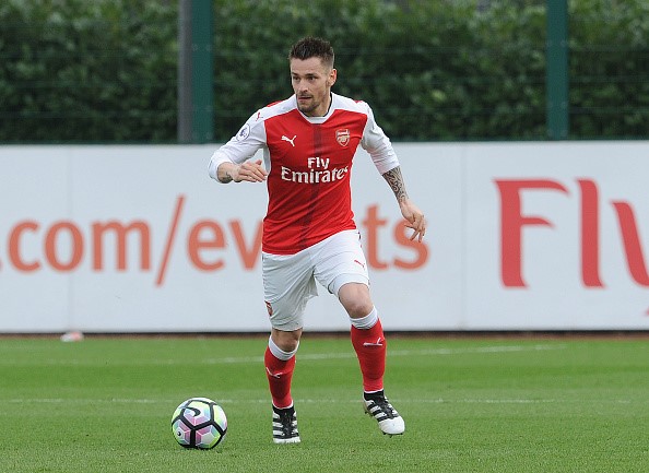 7. Mathieu Debuchy: Trở về sau bản hợp đồng cho mượn từ Bordeaux, cựu cầu thủ Newcastle vẫn không thể chiếm được sự tin tưởng của HLV Arsene Wenger và mới chỉ ra sân 15 phút tại Premier League năm nay. Bản thân hậu vệ người Pháp cũng tuyên bố sẽ rời Arsenal ngay khi kỳ chuyển nhượng hè mở cửa.