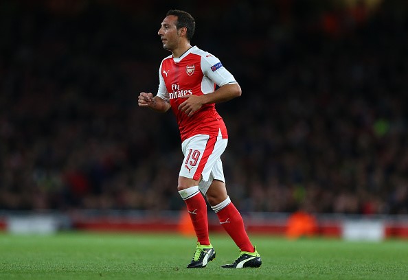 8. Santi Cazorla: Với nhãn quan chiến thuật sắc bén, Cazorla hoàn toàn có thể trở thành một trong những tiền vệ trung tâm tốt nhất tại Premier League. Tuy nhiên, thời gian cầu thủ người Tây Ban Nha dành cho sự nghiệp thi đấu lại không thể so sánh với quãng thời gian làm bạn với đôi nạng. Ở tuổi 32, cựu cầu thủ Malaga đứng trước nguy cơ phải giải nghệ vì chấn thương đầu gối quái ác.