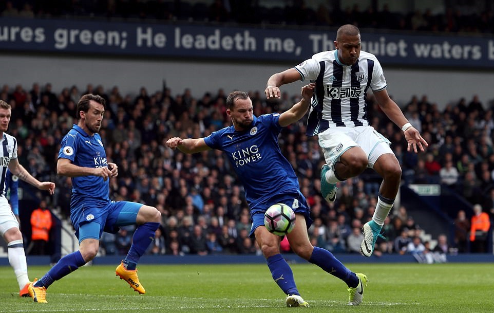Không còn quá nhiều động lực, West Bromwich Albion dù được thi đấu trên sân nhà nhưng lại thể hiện một lối chơi khá nhạt nhòa. Ảnh: Daily Mail.