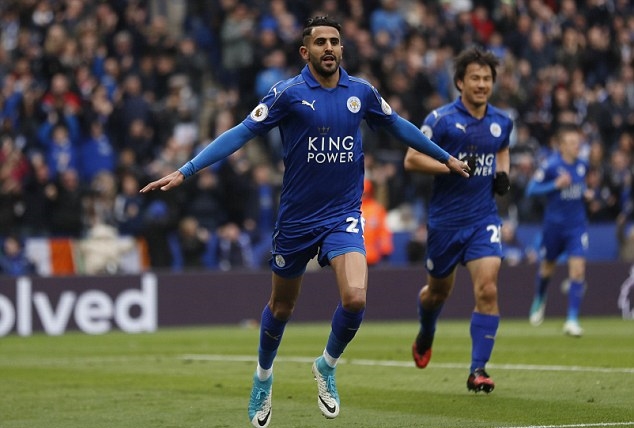 Mahrez có nhiều lý do để ăn mừng cho bàn thắng thứ 6 tại Premier League mùa này của mình. Ảnh: Daily Mail.