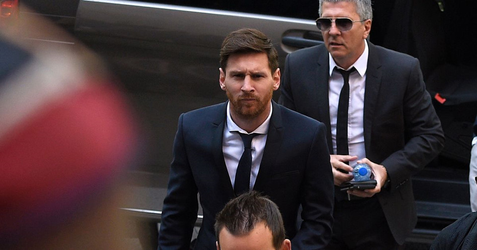 Trước Ronaldo, những ngôi sao hàng đầu hành nghề tại La Liga như Lionel Messi, Neymar, Angel Di Maria, Jose Mourinho, Javier Mascherano,... cũng từng gặp rắc rối với cáo buộc trốn thuế.