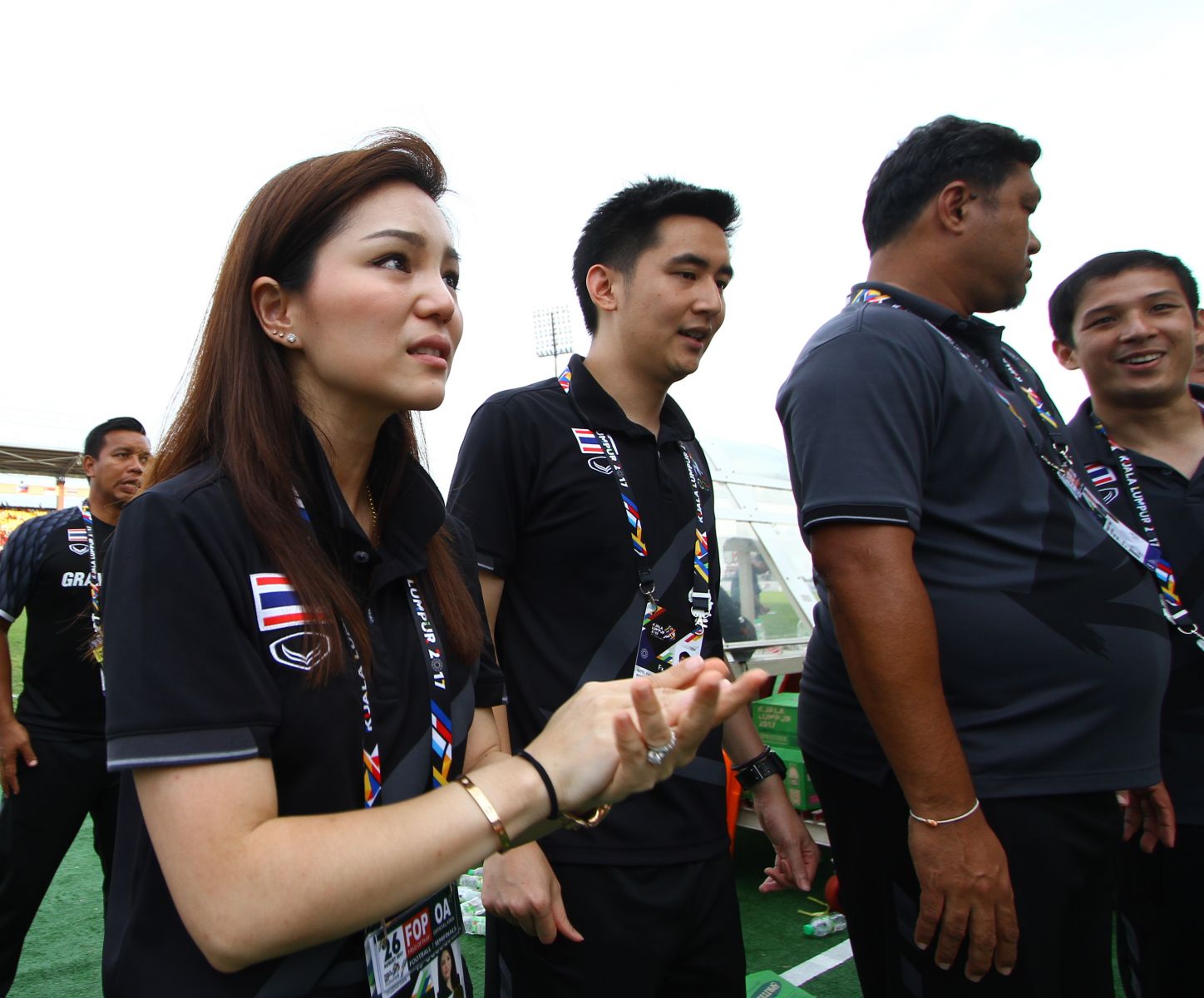 Giọt nước mắt hạnh phúc của nữ trưởng đoàn Watanya.