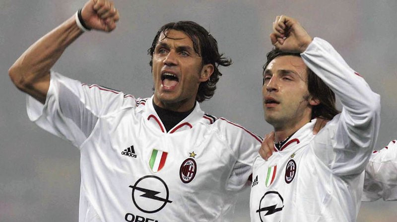 Hậu vệ Paolo Maldini: Thông minh và điềm tĩnh là 2 từ Andrea Pirlo dùng để miêu tả đồng đội cũ tại AC Milan. Bộ đôi này đã cùng nhau đem về cho Milan chức vô địch Serie A 2003/04 và danh hiệu Champions League 2002/03.
