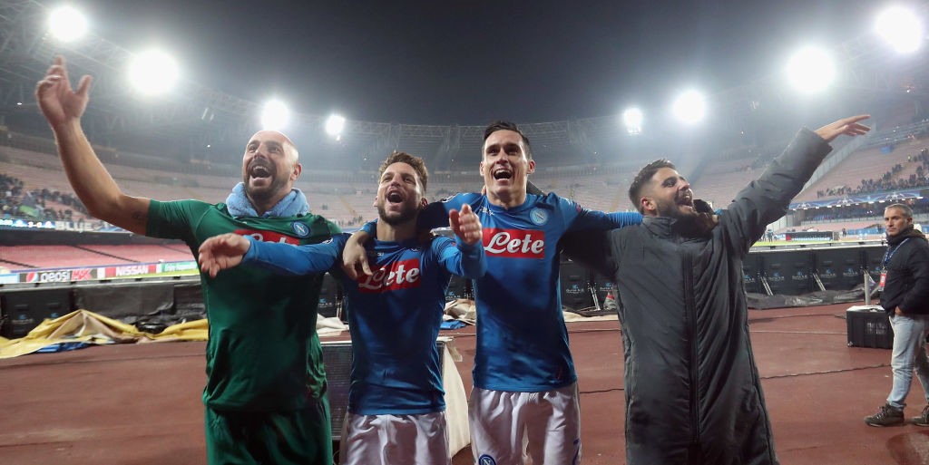 6. Bảng F: Napoli thắng Feyenoord là nhiệm vụ bắt buộc. Họ sẽ vừa đá vừa ngóng trận đấu giữa Shakhtar Donestk với Man City trên đất Ukraine. Nếu chủ nhà Shakhtar cầm hòa đội khách, mọi nỗ lực của Napoli trở thành công cốc. Do đứng trên về thành tích đối đầu, Napoli sẽ đi tiếp nếu thắng đội bét bảng Feyenoord còn Shakhtar thua Man xanh.
