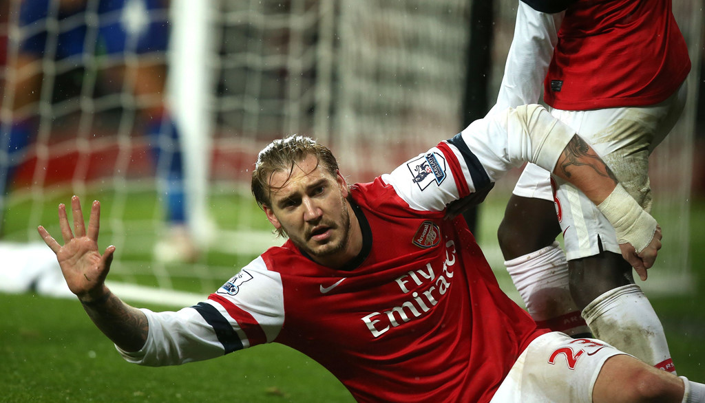 Trước đây, thành tích ghi bàn tốt nhất của Bendtner tại giải VĐQG là 9 bàn cho Arsenal trong mùa Ngoại hạng Anh 2008/09. Tổng cộng, Bendtner có 45 bàn thắng sau 171 trận ra sân trong màu áo Arsenal.