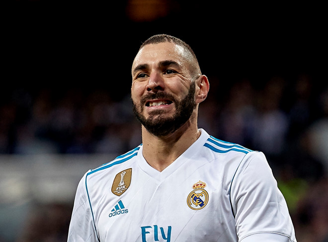 Phong độ của Benzema cũng sa sút. Anh mới có 2 bàn tại La Liga.