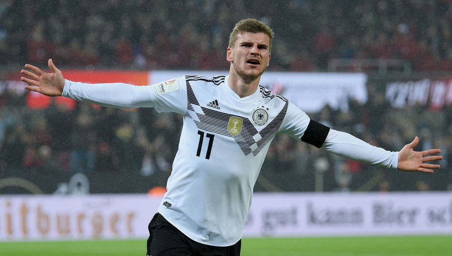 1. Timo Werner (tiền đạo - Đức): Tại Confeds Cup 2017 - giải đấu quốc tế đầu tiên được tham dự, sao trẻ sinh năm 1996 đã tỏa sáng rực rỡ giúp tuyển Đức lên ngôi vô địch và ẵm luôn danh hiệu Vua phá lưới. Nếu tiếp tục duy trì phong độ ấn tượng như hiện tại, vị trí cao nhất trên hàng công "Cỗ xe tăng" vào mùa hè năm tới sẽ không thoát khỏi bàn tay của ngôi sao thuộc biên chế RB Leipzig.