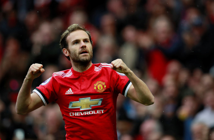 7. Juan Mata: Nhắc đến những cầu thủ học cao trong làng túc cầu, không thể không nhắc tới Juan Mata. Tiền vệ người Tây Ban Nha có 2 bằng đại học, anh tốt nghiệp chuyên ngành Khoa học thể thao và Marketing tại Đại học Camilo Jose Cela ở Madrid.