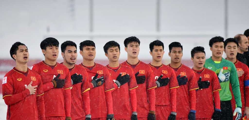 U23 Việt Nam nhận được sự chào đón nồng nhiệt của người hâm mộ TP.HCM.