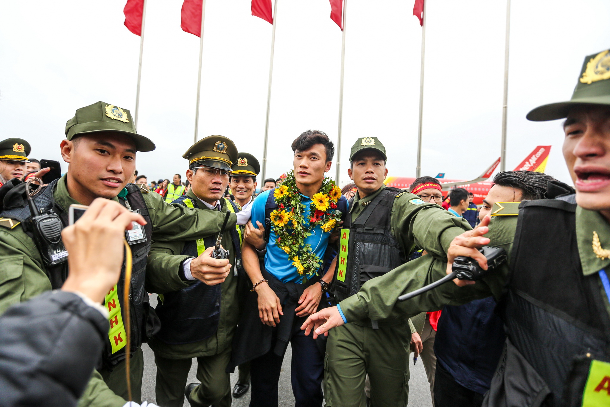 Ảnh bài viết Đại diện ơi, Cho tôi mượn bờ vai...