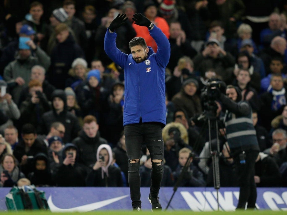 Oliver Giroud vẫn chưa thể có màn ra mắt đội bóng mới.