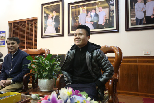 Cha con nhà Quang Hải hạnh phúc trong ngày sum vầy đón Tết nguyên đán.