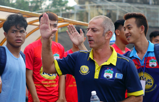 Ảnh bài viết U19 HAGL thắng nhưng HLV Graechen chưa vui