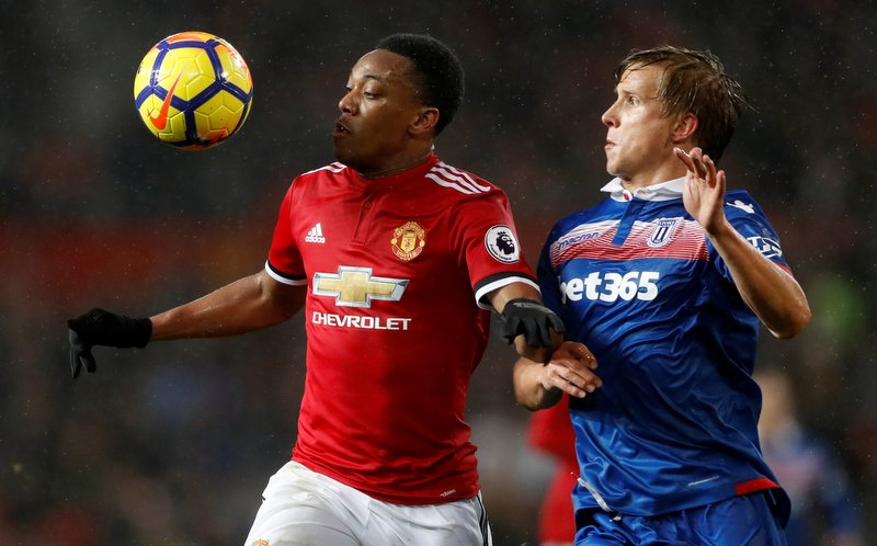 Martial trong trận đấu với Stoke City.