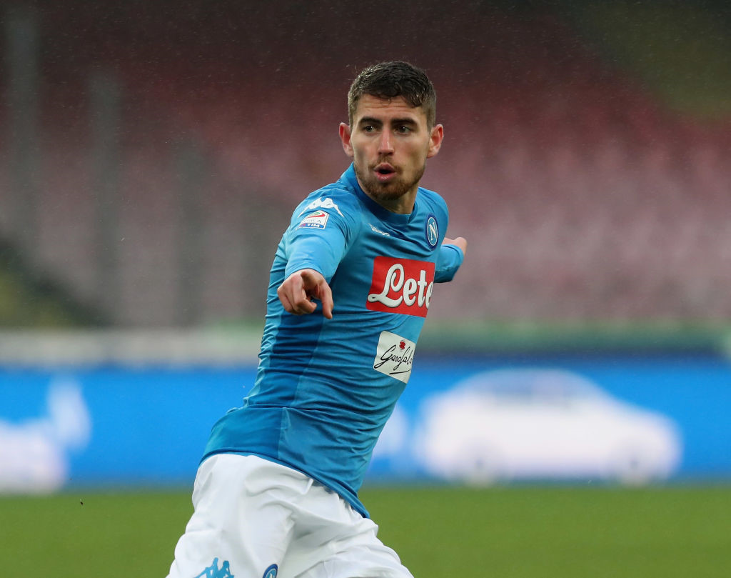 Jorginho (Napoli/Italy): Anh đang trải qua mùa giải tuyệt vời trong màu áo Napoli ở giải Serie A. Điểm mạnh của tuyển thủ 26 tuổi người Italy là khả năng phòng ngự từ xa.