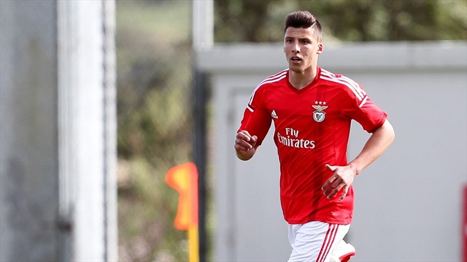 Ảnh bài viết Tăng cường hàng thủ, Man United và Arsenal cùng tranh mục tiêu 45 triệu euro