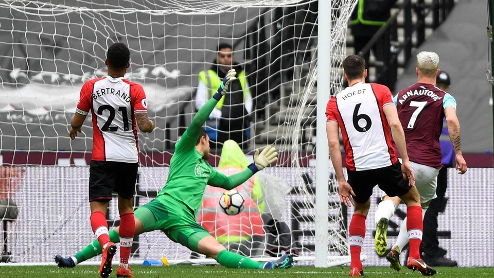 Ảnh bài viết Góc nhìn Premier League: Một cuộc chiến lạ lùng!