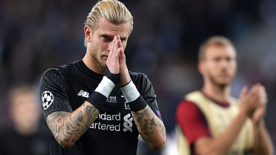 Loris Karius: Tương lai của thủ thành người Đức tại Liverpool gần như khép lại khi đội chủ sân Anfield mua về Alisson Becker. Sau những sai lầm mùa giải trước, có lẽ Karius cũng không còn tự tin để đứng trong khung gỗ Liverpool nữa. Anh là một thủ môn có tài và cần môi trường khác để chứng minh bản thân.