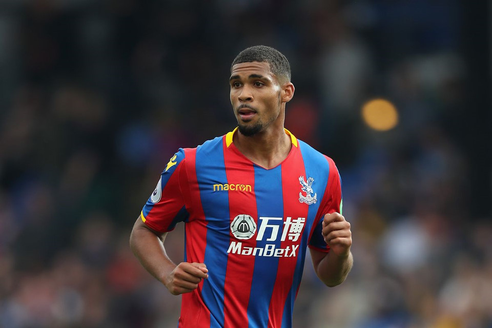 Ruben Loftus-Cheek: Cầu thủ người Anh được Chelsea cho Crystal Palace mượn mùa trước, chơi khá hay và được tham dự World Cup 2018. Chelsea biết Loftus-Cheek có phong độ cao nên gọi anh về Stamford Bridge, nhưng lại mua thêm cả Jorginho và tới đây là Kovacic. Do vậy, Loftus-Cheek đang đứng trước nguy cơ trở thành người thừa tại Chelsea. Ra đi sẽ là sự lựa chọn sáng suốt của tiền vệ này.