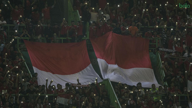 Lợi thế sân nhà không thể giúp Indonesia tránh khỏi trận thua trước Palestine. Ảnh: Bola.
