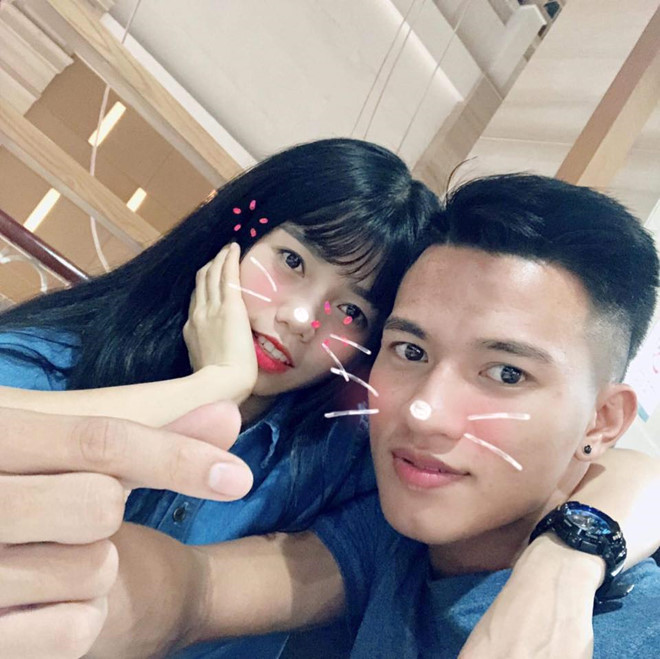 Hai người không có nhiều thời gian gặp gỡ, nên phải tận dụng tối đa những phút bên nhau. Ảnh: NVCC.