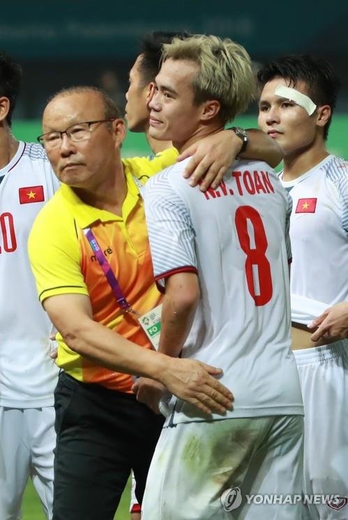 Có "phù thủy" Park Hang-seo, phép màu bóng đá Việt Nam tiếp tục tại ASIAD 2018.