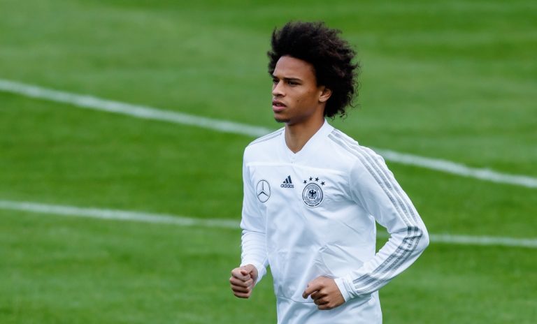 Leroy Sane trong một buổi tập của đội tuyển Đức.