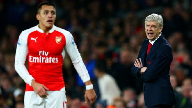 Dù là ngôi sao số một của đội bóng, Sanchez vẫn bị Wenger "đá văng" lên ghế dự bị ở mùa giải trước vì sự vô kỷ luật.