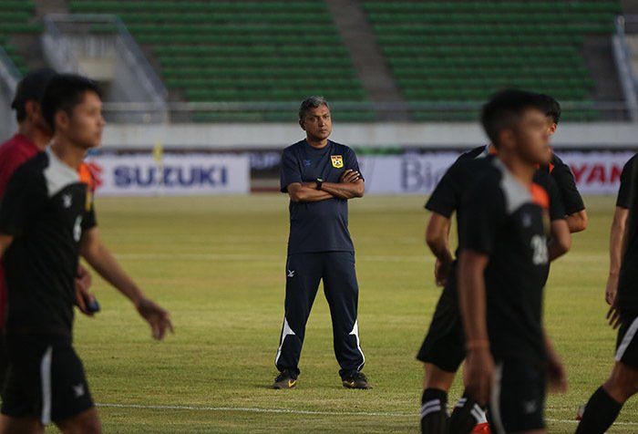 Đoàn quân của HLV Sundramoorthy tích cực tập luyện trong buổi tập cuối cùng.