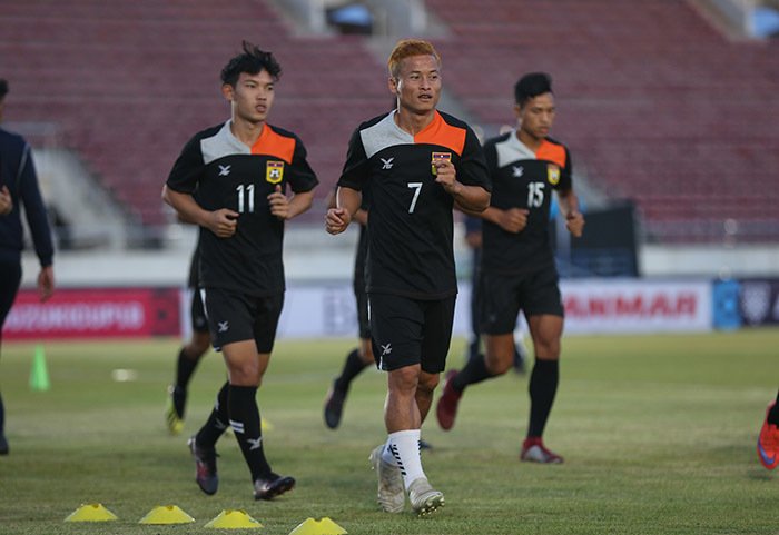 "Messi Lào" chính là tâm điểm của buổi tập.