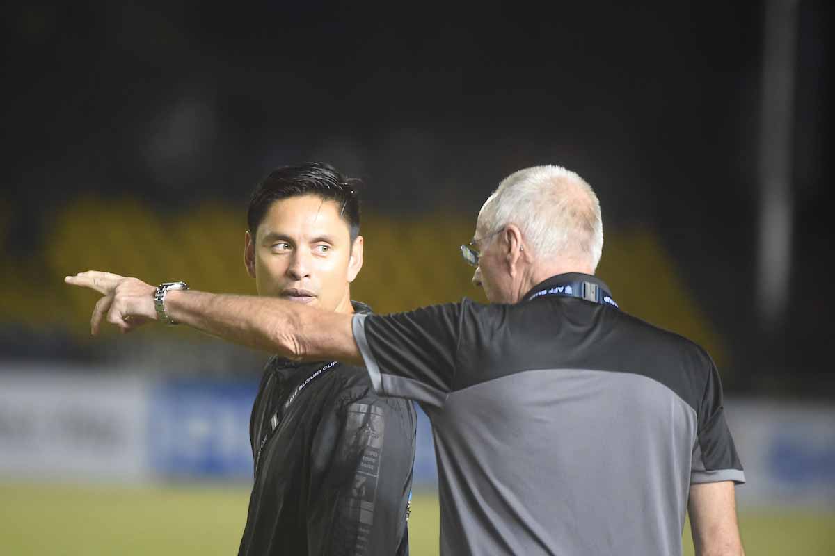 Không còn đường lùi, HLV Sven-Goran Eriksson buộc phải đưa ra những điều chỉnh chiến thuật.