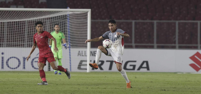 Tiền đạo Reichelt muốn chọc thủng lưới của tuyển Việt Nam.