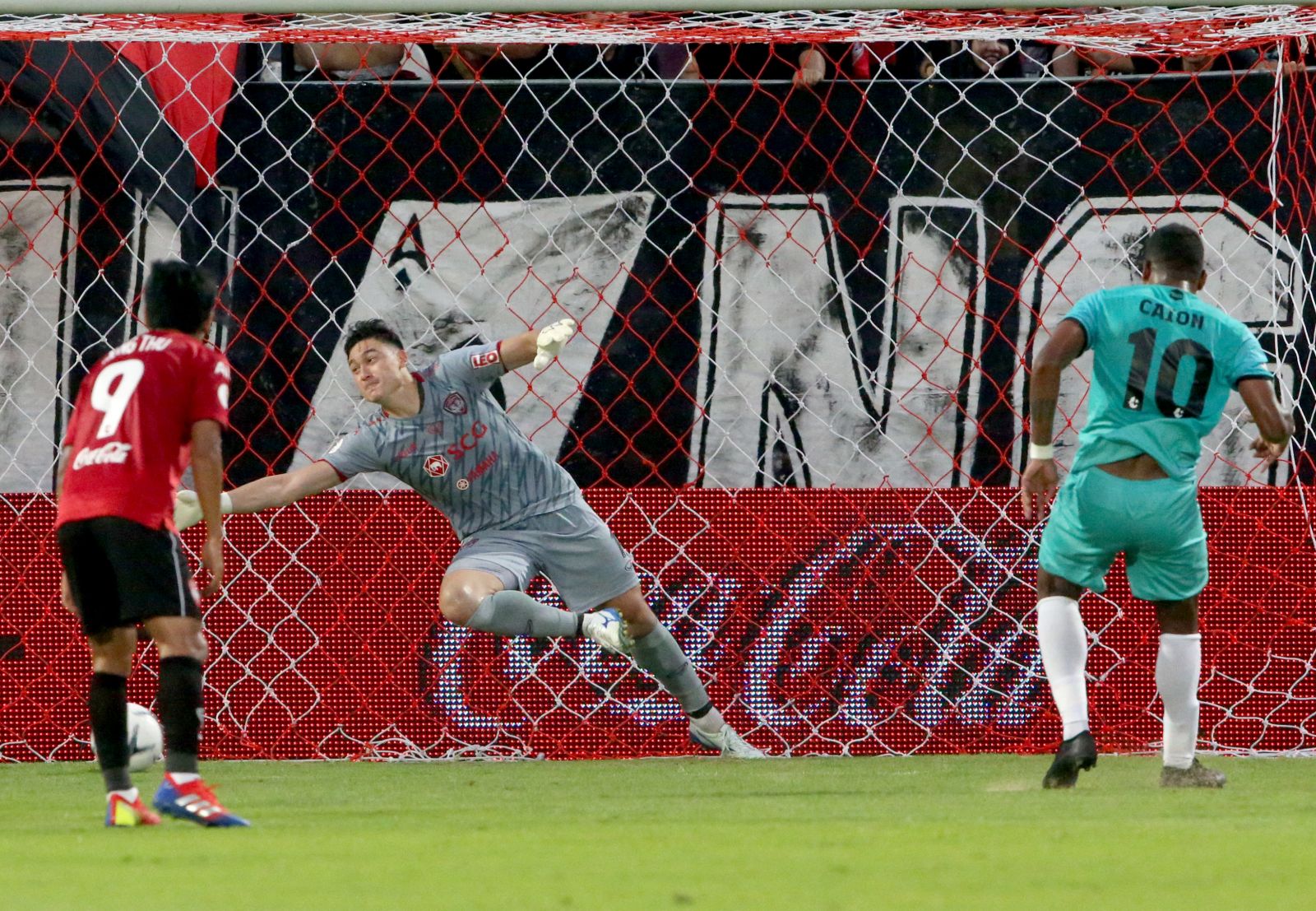 Ảnh bài viết Báo Thái chấm Văn Lâm mấy điểm ngày ra mắt Muangthong United ở Thai League