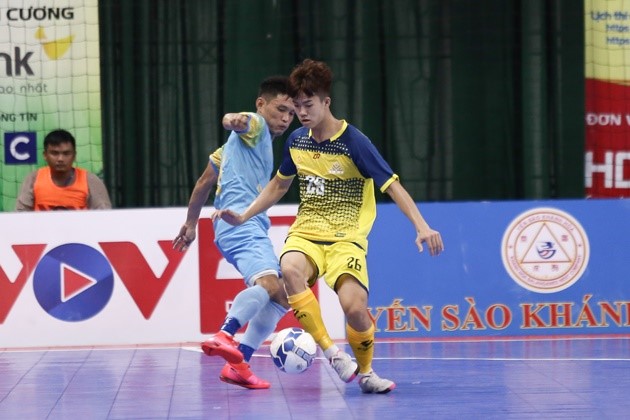 Công Viên ấn định thắng lợi kịch tính cho Cao Bằng.